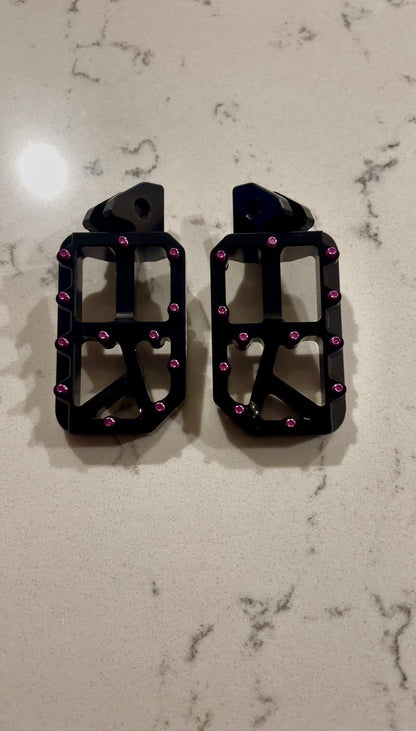 Black foot pegs